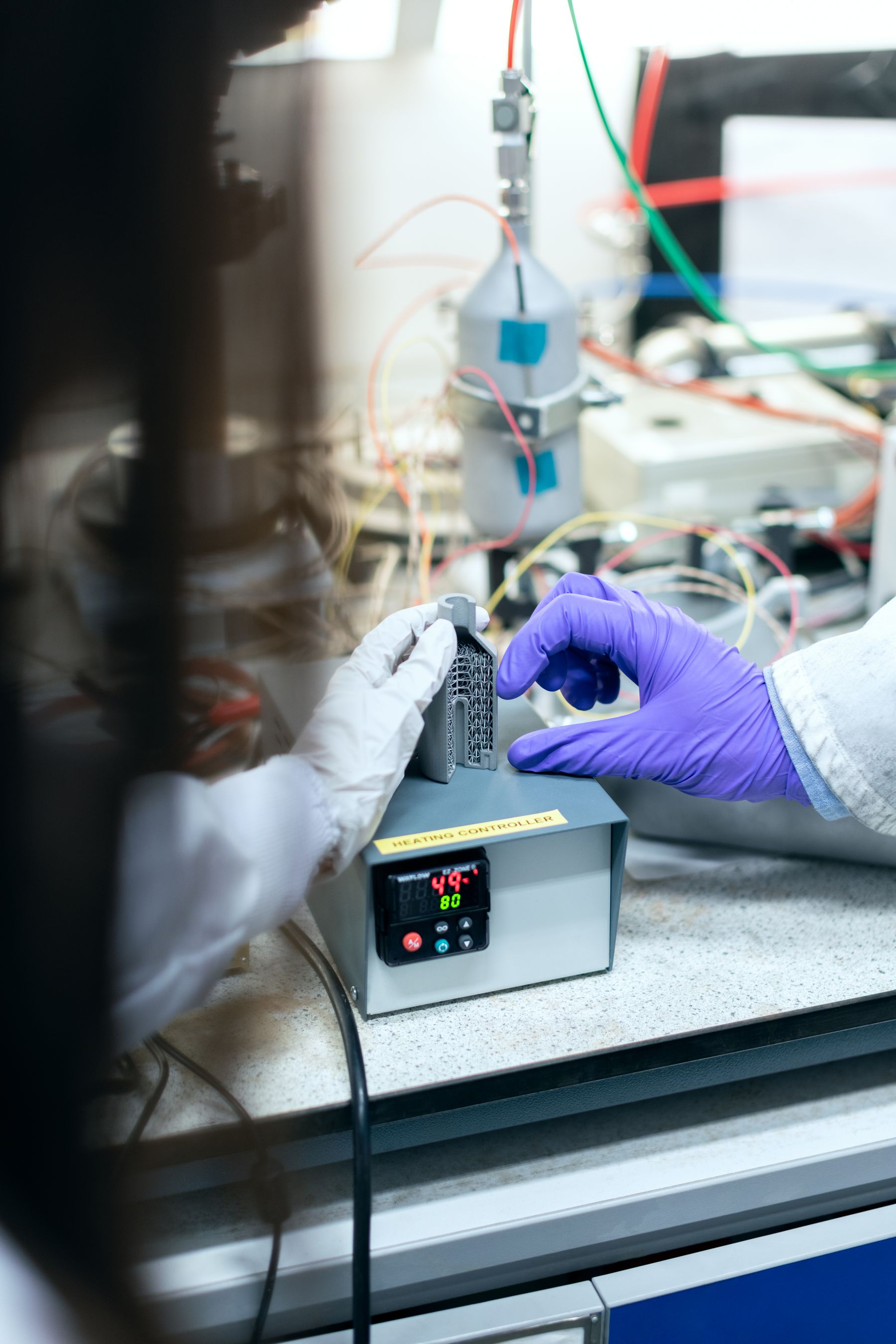 Reference laboratory image, not CHINA LITHIUM ENERGY LTD staff or laboratory